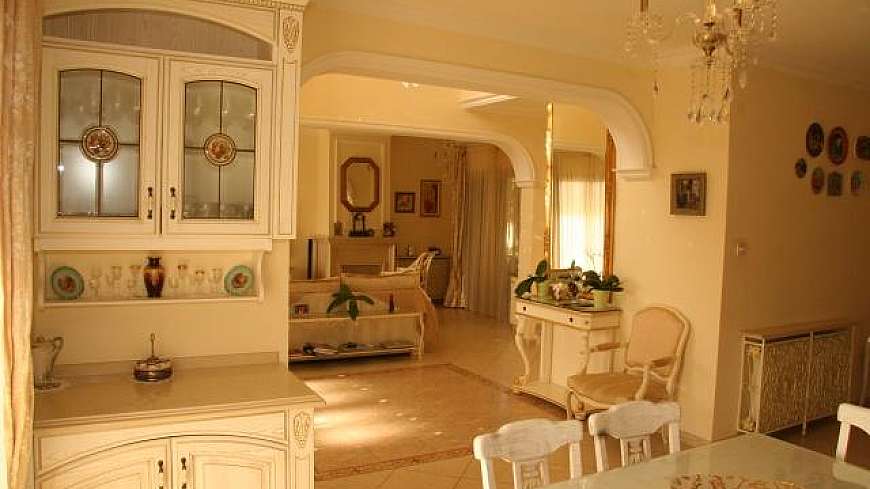 Красивый дом в Пафосе на продажу.