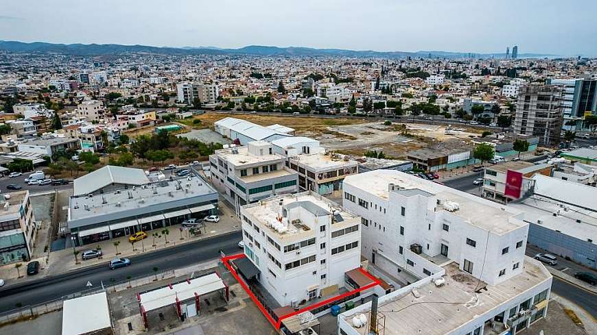 3 storey building in Agios Spyridon, Limassol