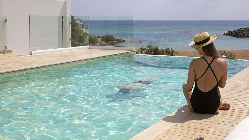 5 Bedroom Luxurious Beach Front Villa/Pernera