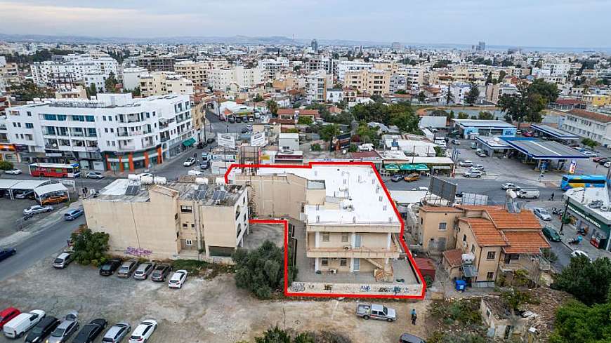 Commercial building for sale/Larnaca
