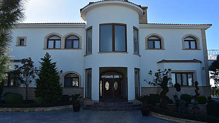 Stunning 5 bedroom mansion in Protaras